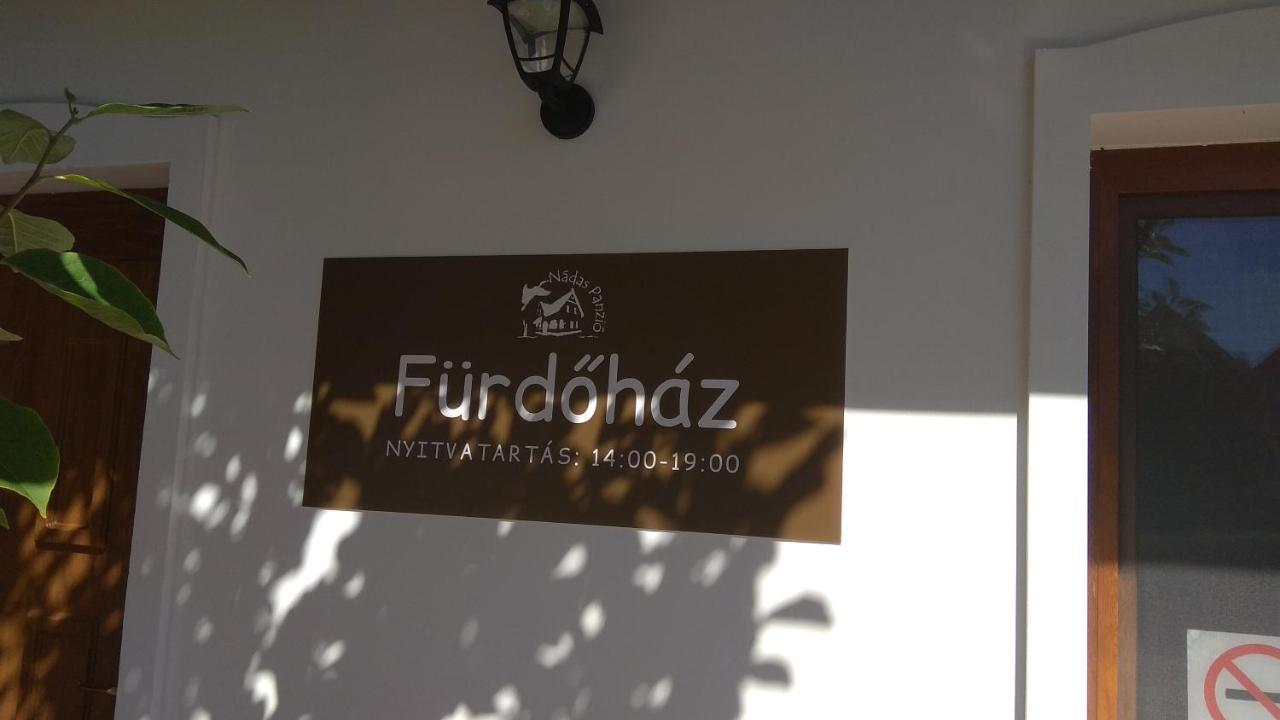 Nadas Panzio Tiszafüred Buitenkant foto