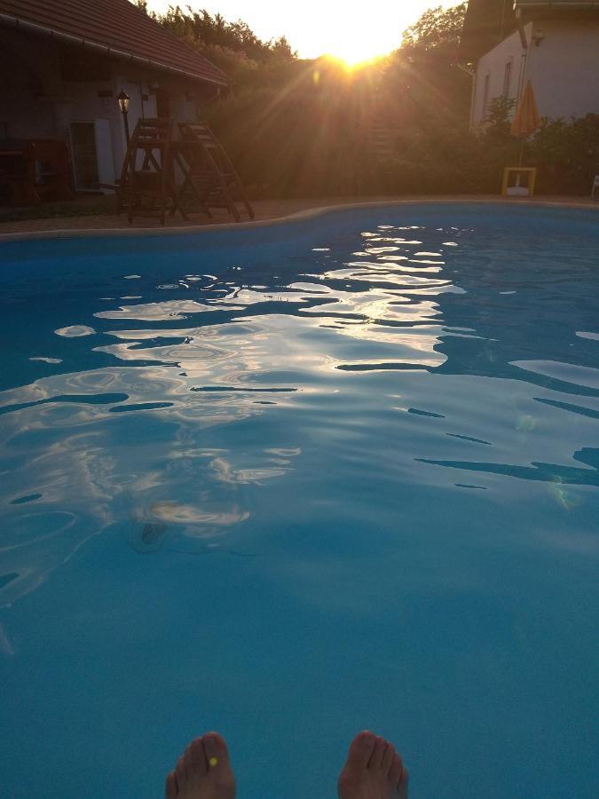 Nadas Panzio Tiszafüred Buitenkant foto