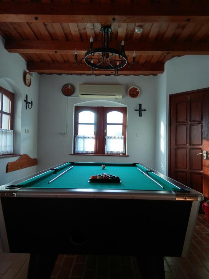 Nadas Panzio Tiszafüred Buitenkant foto
